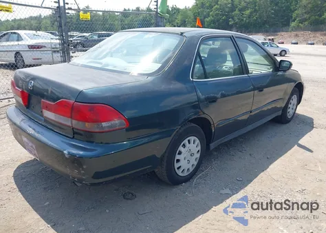 2001 Honda Accord Value Package из США, поврежденный, VIN 1HGCF86631A104002